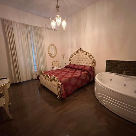 Bed and Breakfast Beb Mariafrancesca Neapel Exterior foto