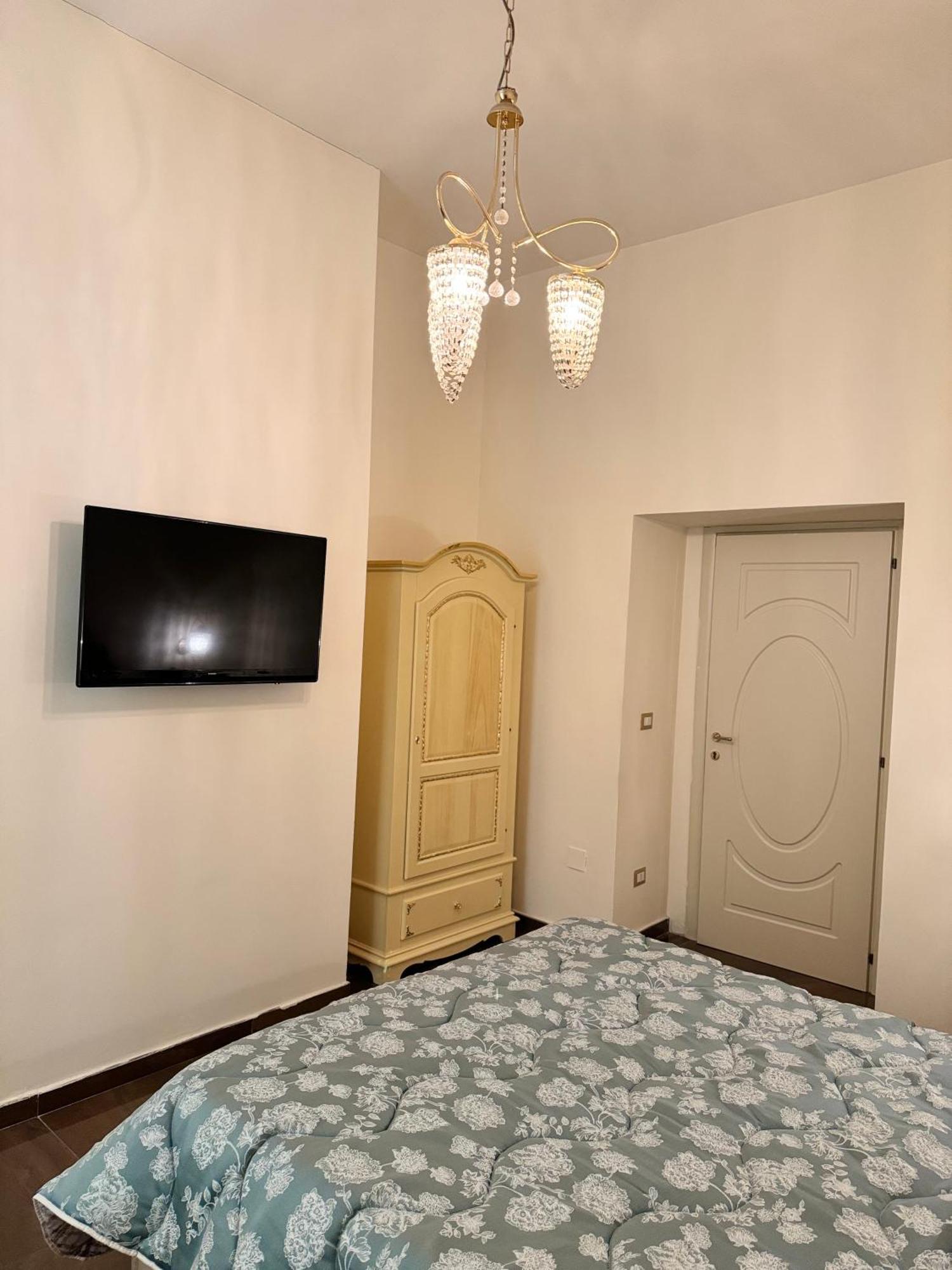 Bed and Breakfast Beb Mariafrancesca Neapel Exterior foto