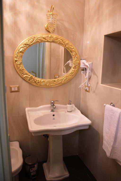 Bed and Breakfast Beb Mariafrancesca Neapel Exterior foto