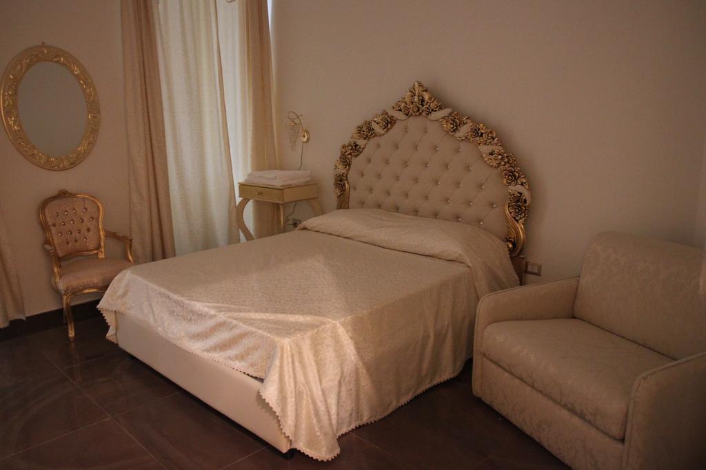 Bed and Breakfast Beb Mariafrancesca Neapel Exterior foto