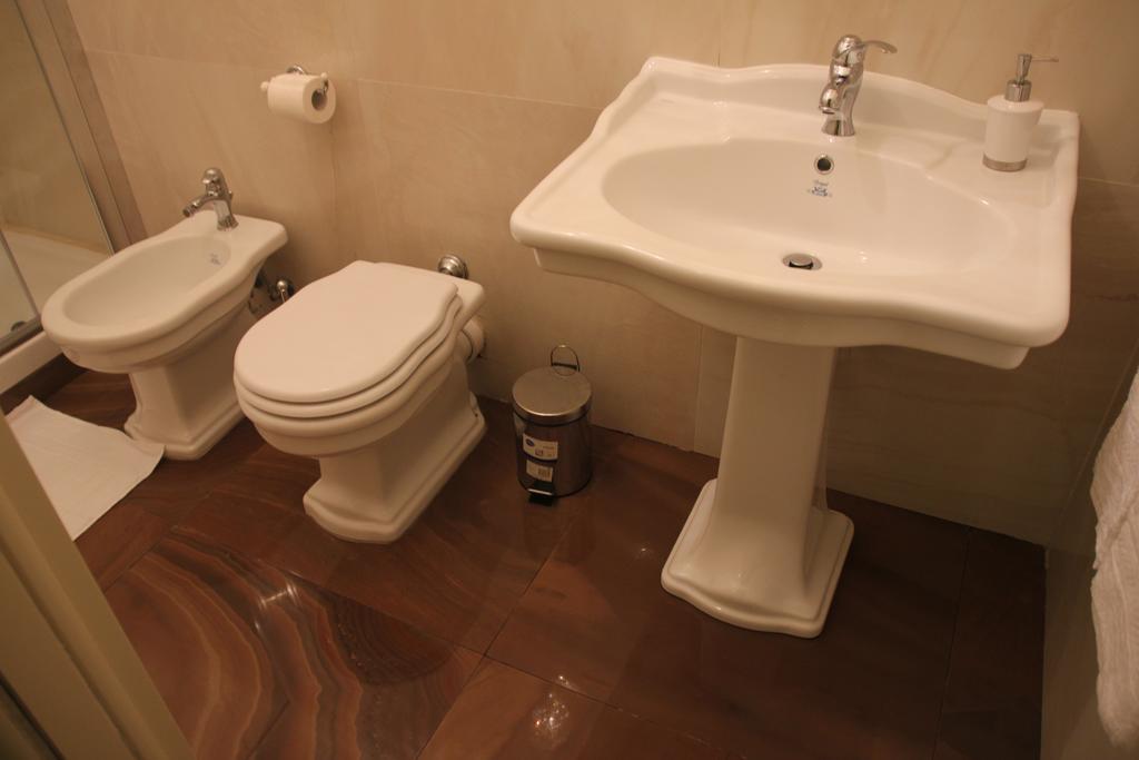 Bed and Breakfast Beb Mariafrancesca Neapel Exterior foto