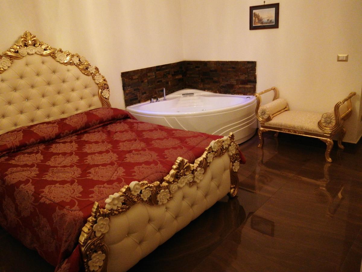 Bed and Breakfast Beb Mariafrancesca Neapel Exterior foto