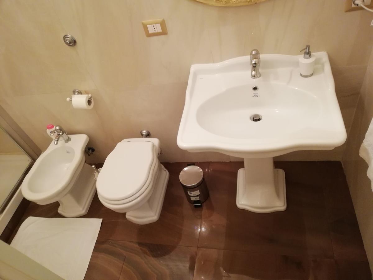 Bed and Breakfast Beb Mariafrancesca Neapel Exterior foto