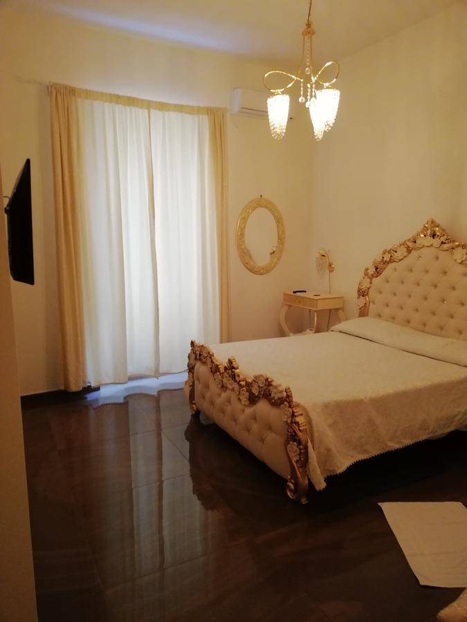 Bed and Breakfast Beb Mariafrancesca Neapel Exterior foto