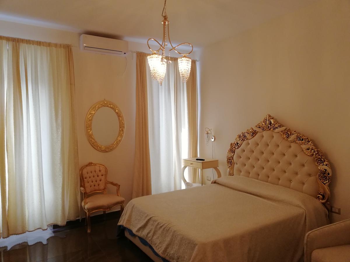 Bed and Breakfast Beb Mariafrancesca Neapel Exterior foto